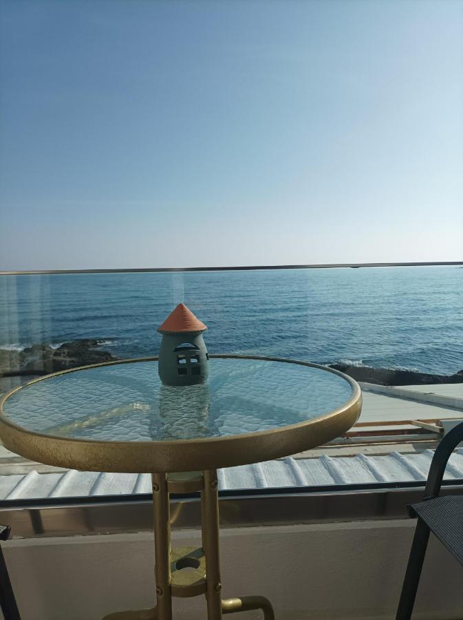Beachfront Apartment Rethymno Eksteriør bilde